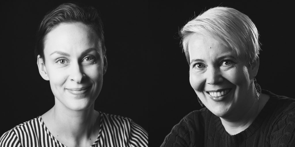 Musta-valkoisessa kuvassa kaksi ihmistä, vasemmalla Valterin psykologi Elina Vierimaa ja oikealla ohjaava opettaja Veera Tammiruusu.
